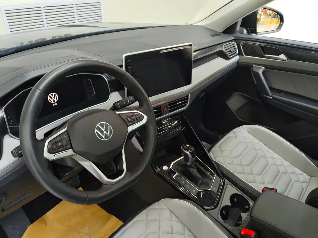 VOLKSWAGEN TAYRON 2022