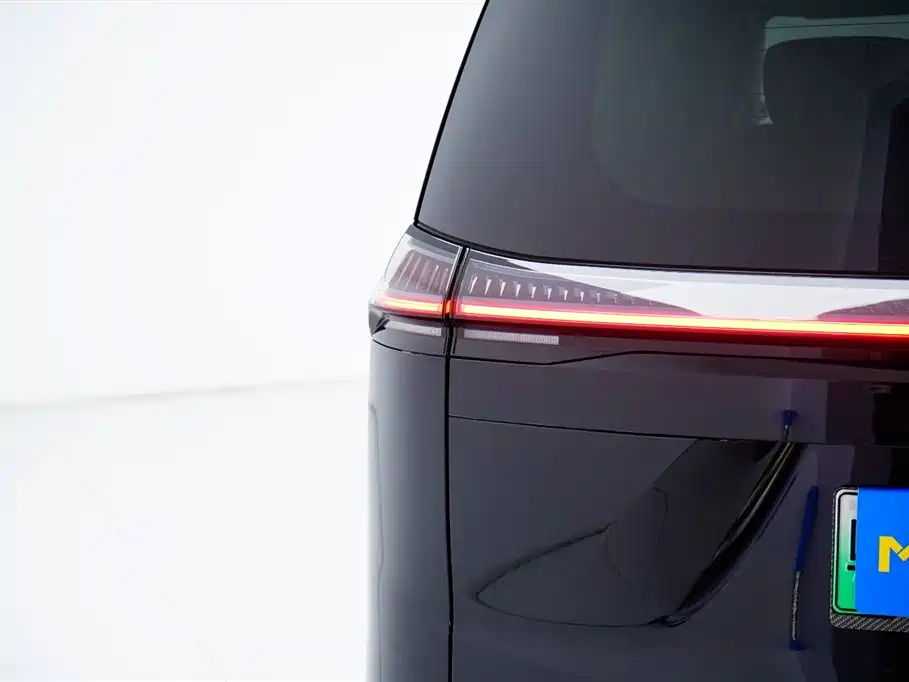 TRUMPCHI E8 NEW ENERGY 2024