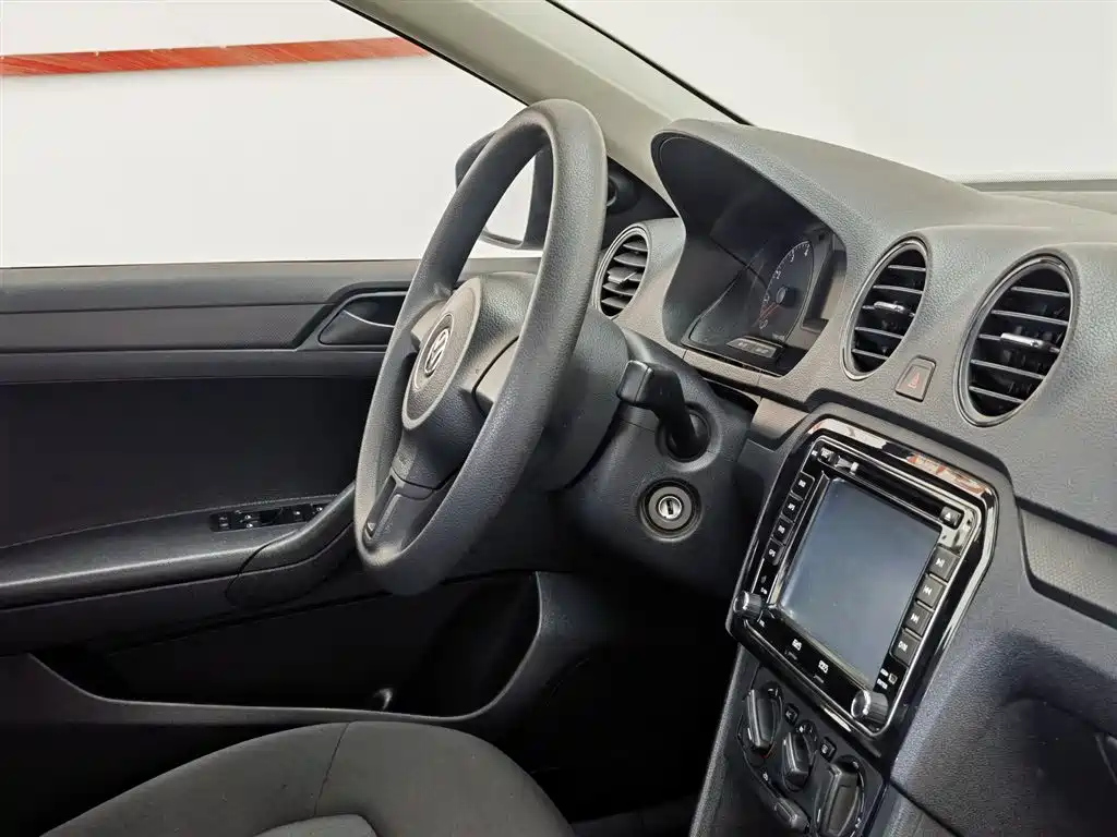 VOLKSWAGEN JETTA 2015