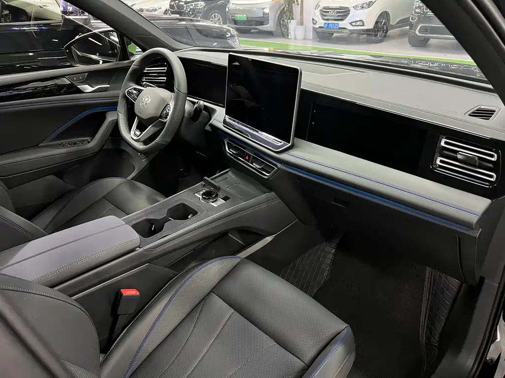 VOLKSWAGEN TIGUAN L 2025