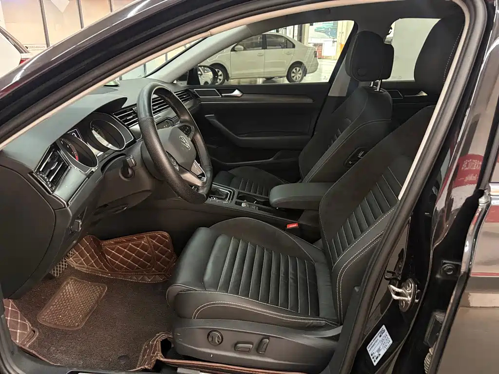 VOLKSWAGEN MAGOTAN 2021