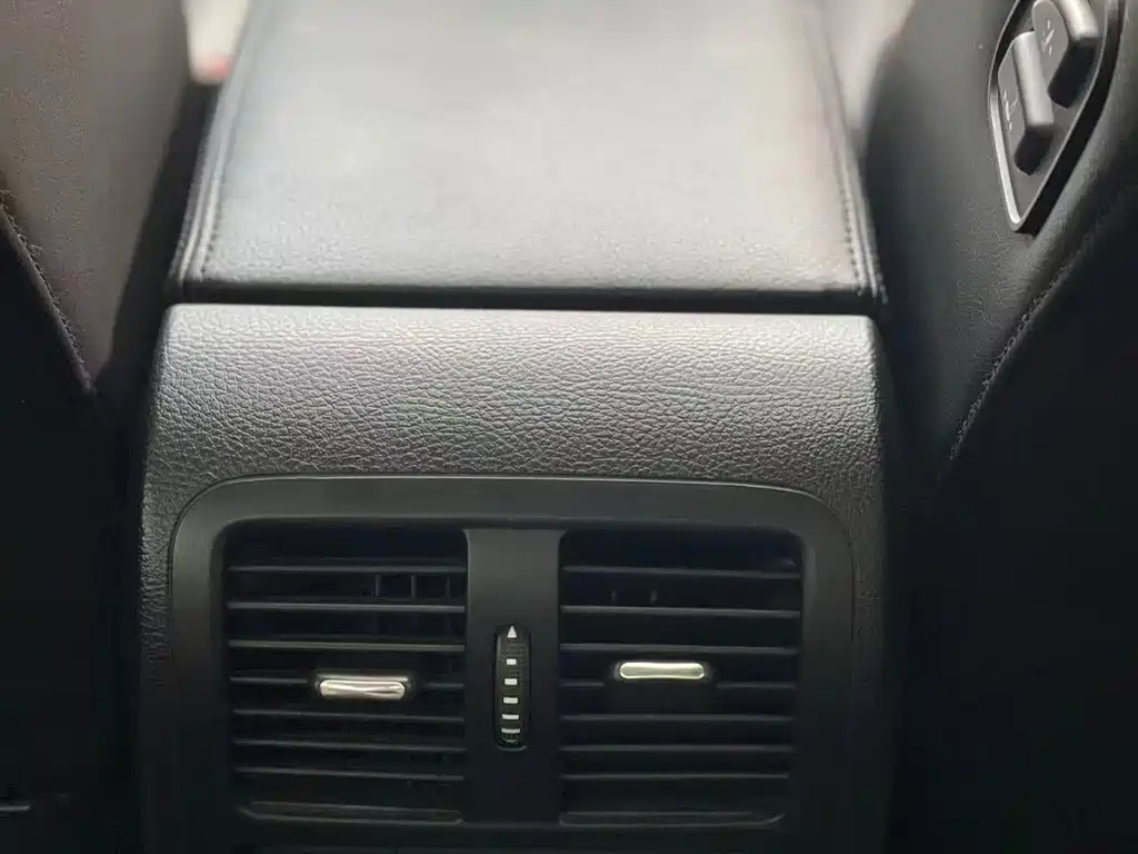 VOLKSWAGEN MAGOTAN 2014