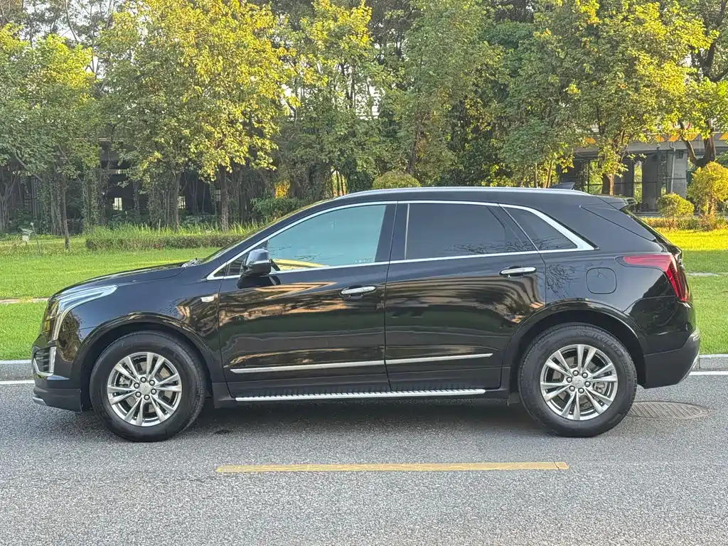 CADILLAC XT5 2021