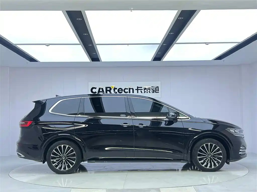 VOLKSWAGEN VILORAN 2022