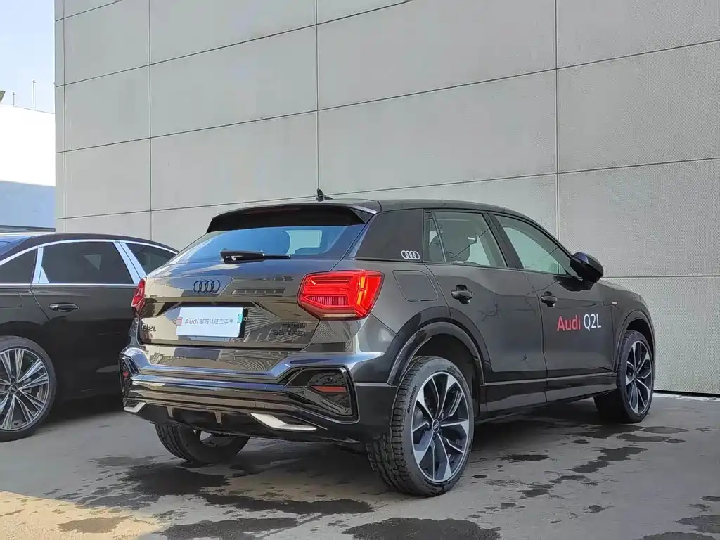 AUDI Q2L 2024