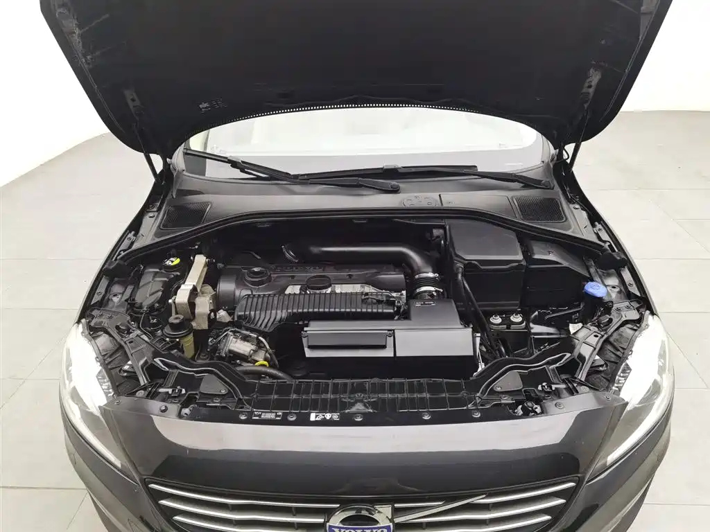 VOLVO V60 2014