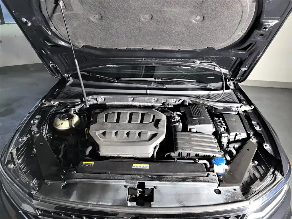 VOLKSWAGEN MAGOTAN 2023