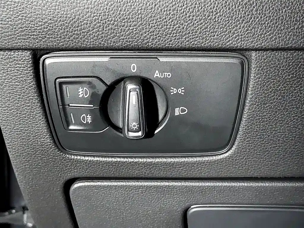 VOLKSWAGEN MAGOTAN 2023