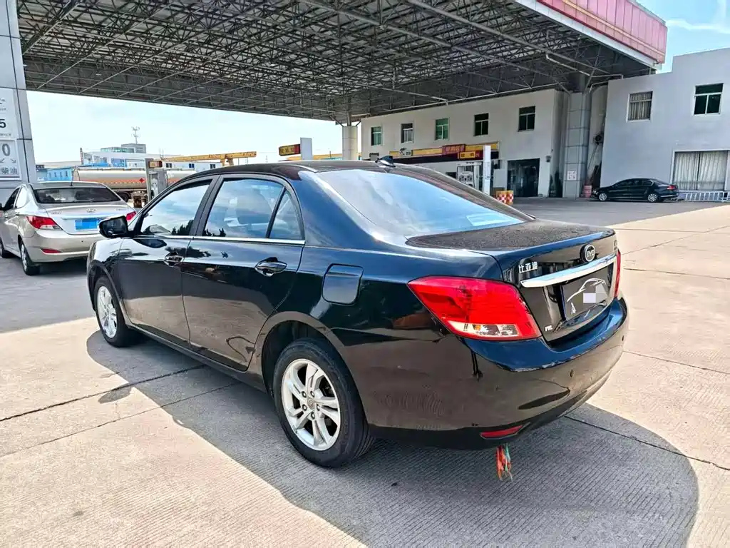 BYD SURUI 2014