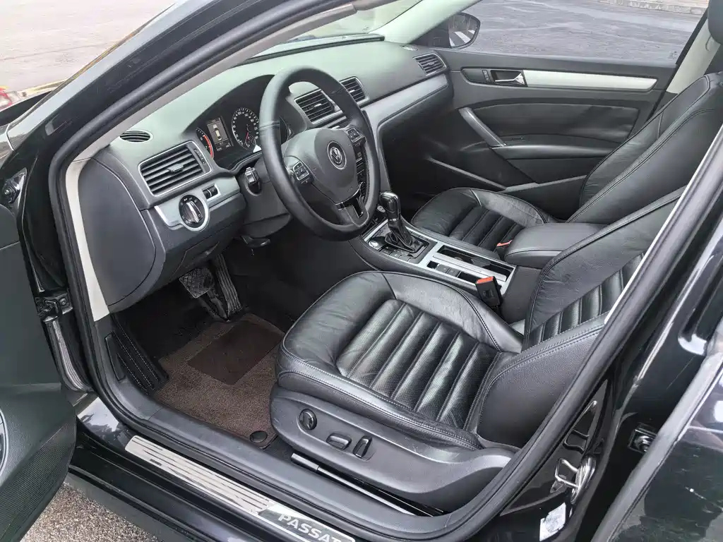 VOLKSWAGEN PASSAT 2014
