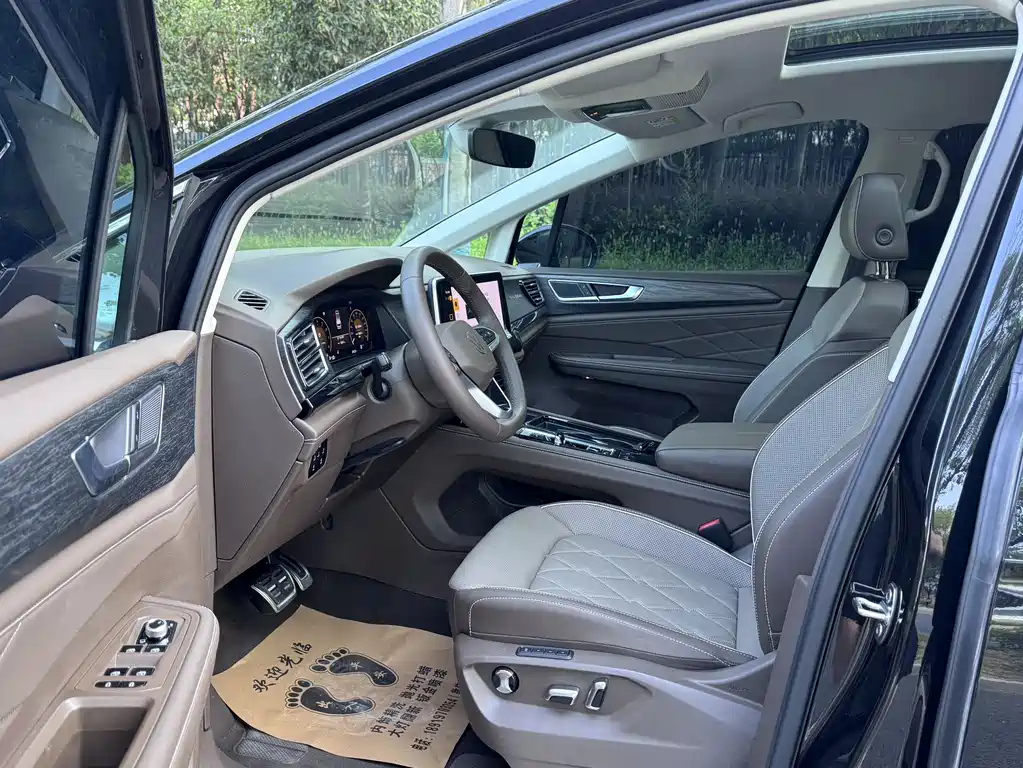 VOLKSWAGEN VILORAN 2024