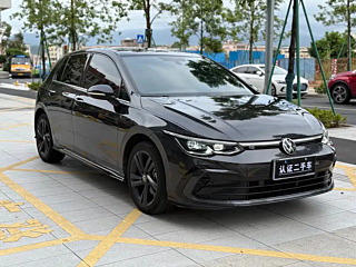 VOLKSWAGEN GOLF 2023