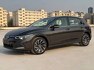 VOLKSWAGEN GOLF  2021