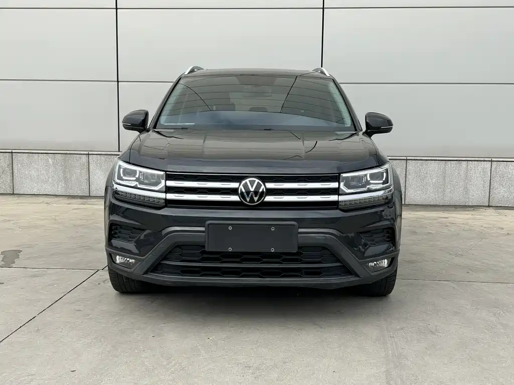 VOLKSWAGEN THARU 2022