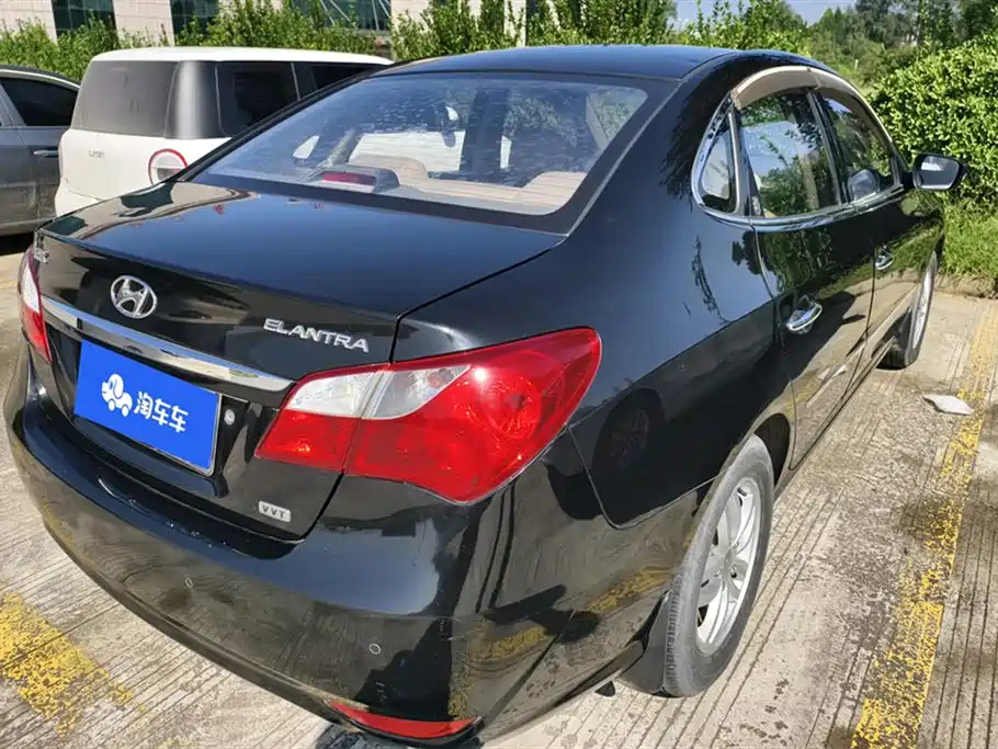 HYUNDAI CELESTA 2011