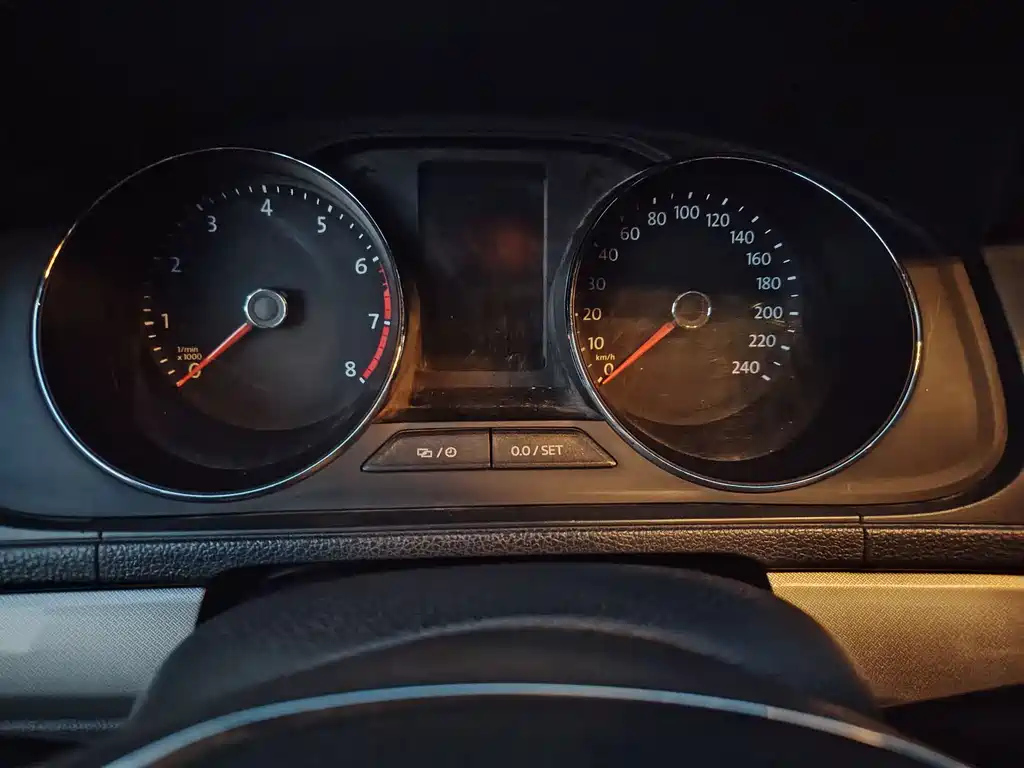 VOLKSWAGEN LAVIDA 2016