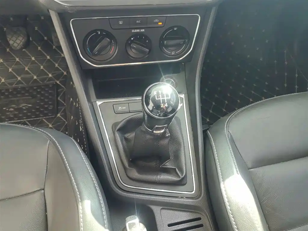 VOLKSWAGEN LAVIDA 2016