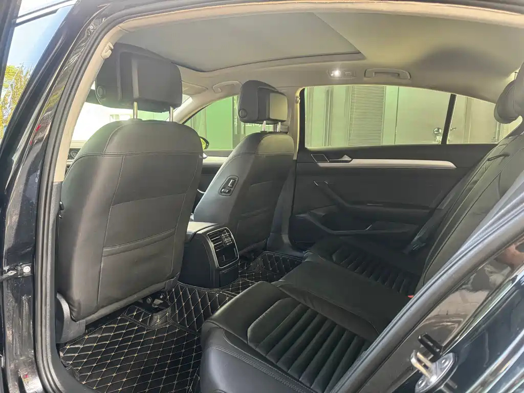 VOLKSWAGEN MAGOTAN 2017