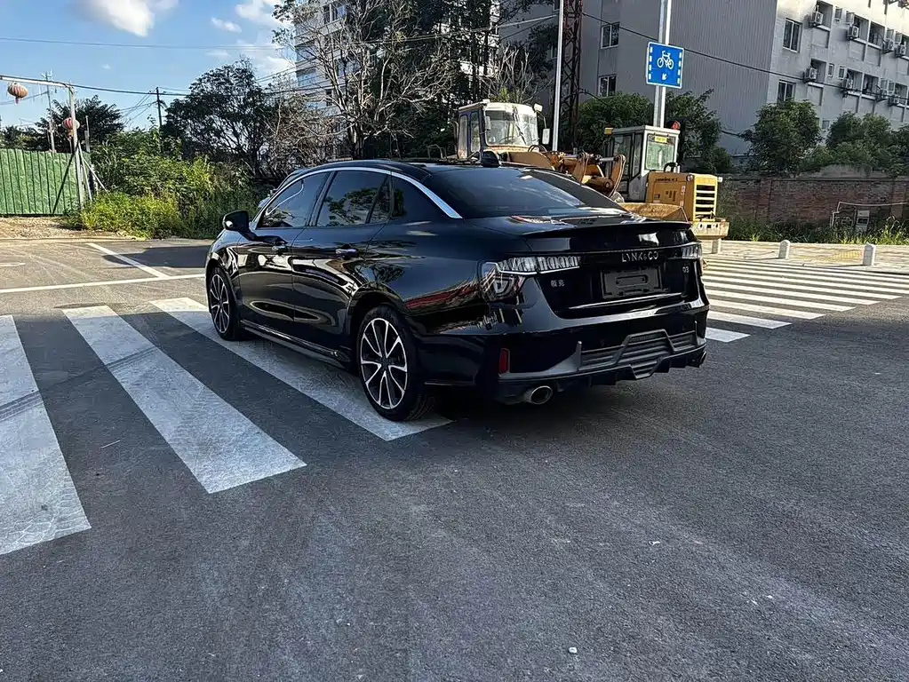 LYNK&CO 03 2018