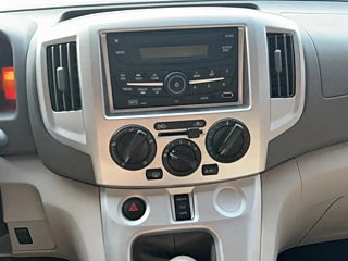 NISSAN NV200 2018