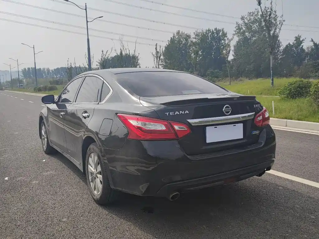 NISSAN TEANA 2017