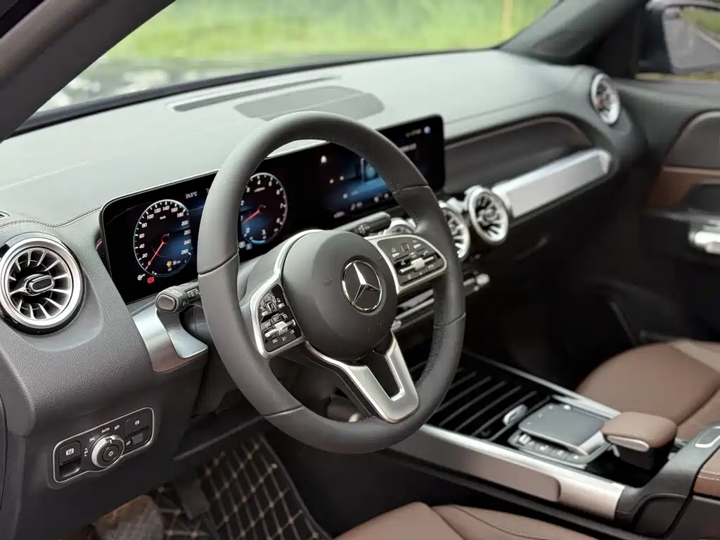 MERCEDES BENZ GLB 2023