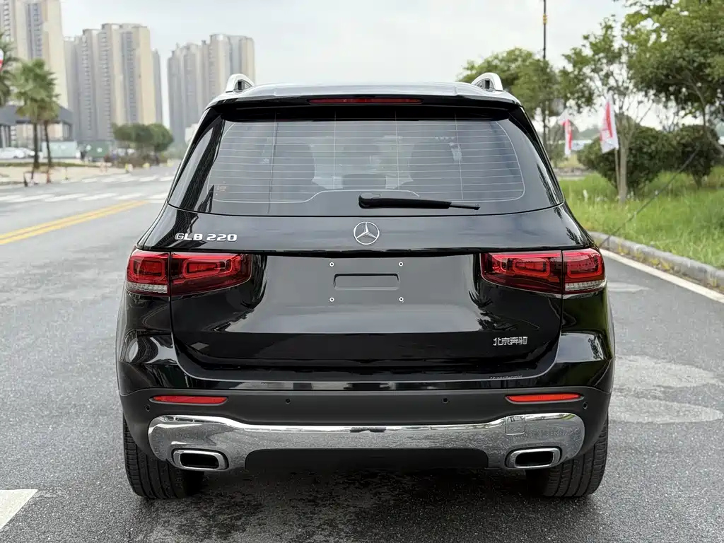 MERCEDES BENZ GLB 2023