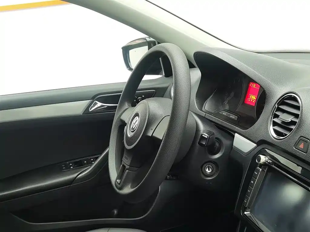 VOLKSWAGEN JETTA 2016