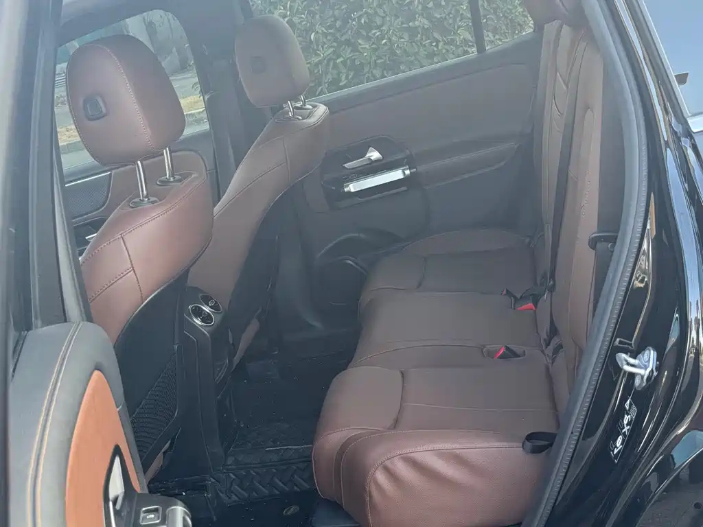 MERCEDES BENZ GLB 2023