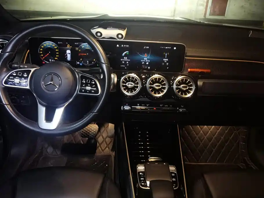 MERCEDES BENZ GLB 2020