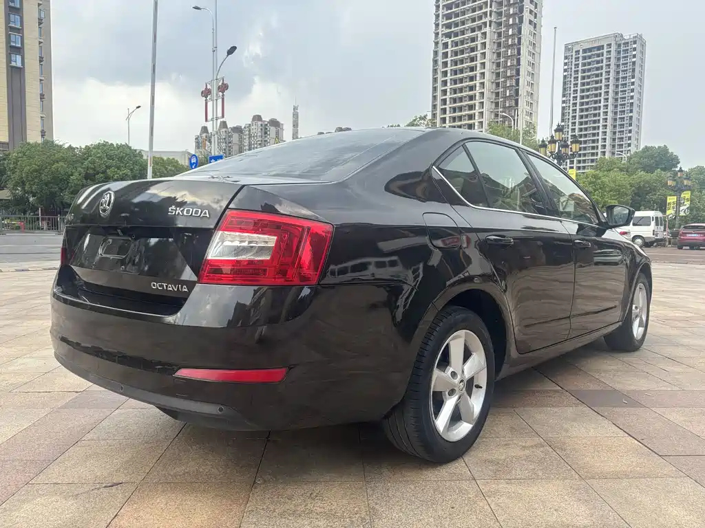 SKODA OCTAVIA 2015
