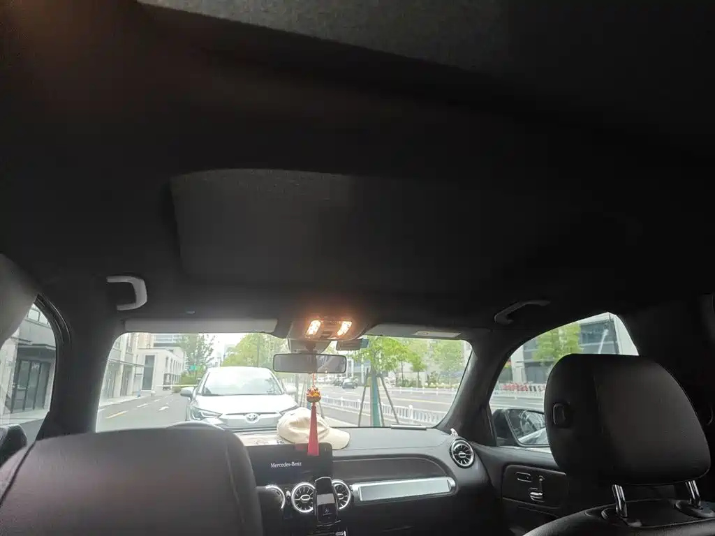 MERCEDES BENZ GLB 2021