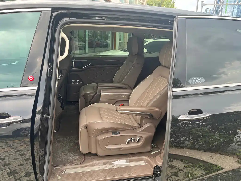 VOLKSWAGEN VILORAN 2023