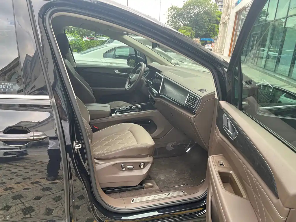 VOLKSWAGEN VILORAN 2023