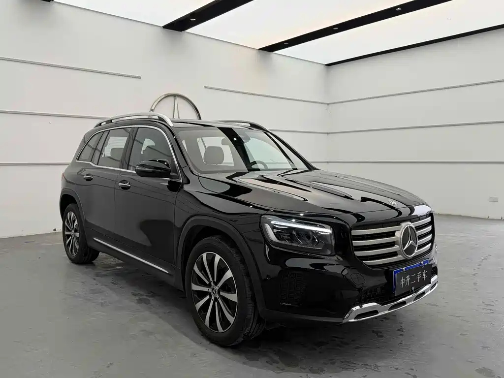 MERCEDES BENZ GLB 2025