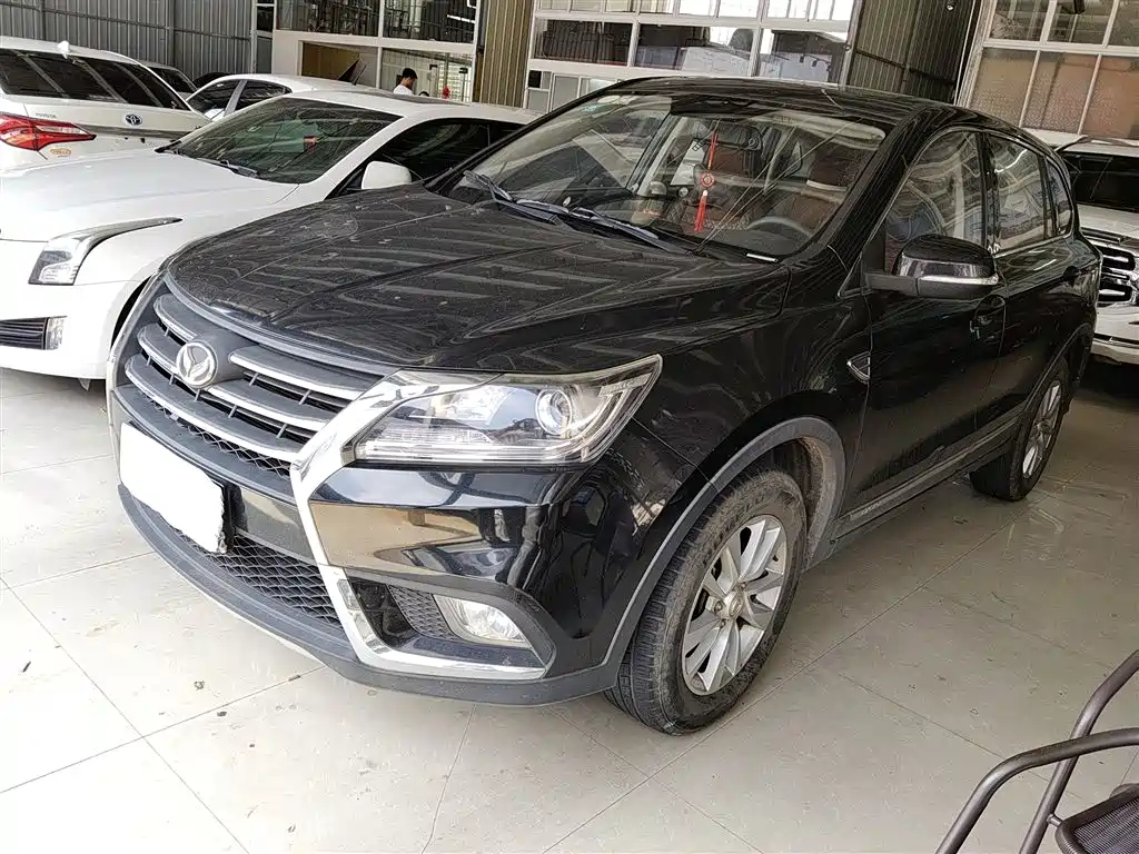 BAIC S6 2015