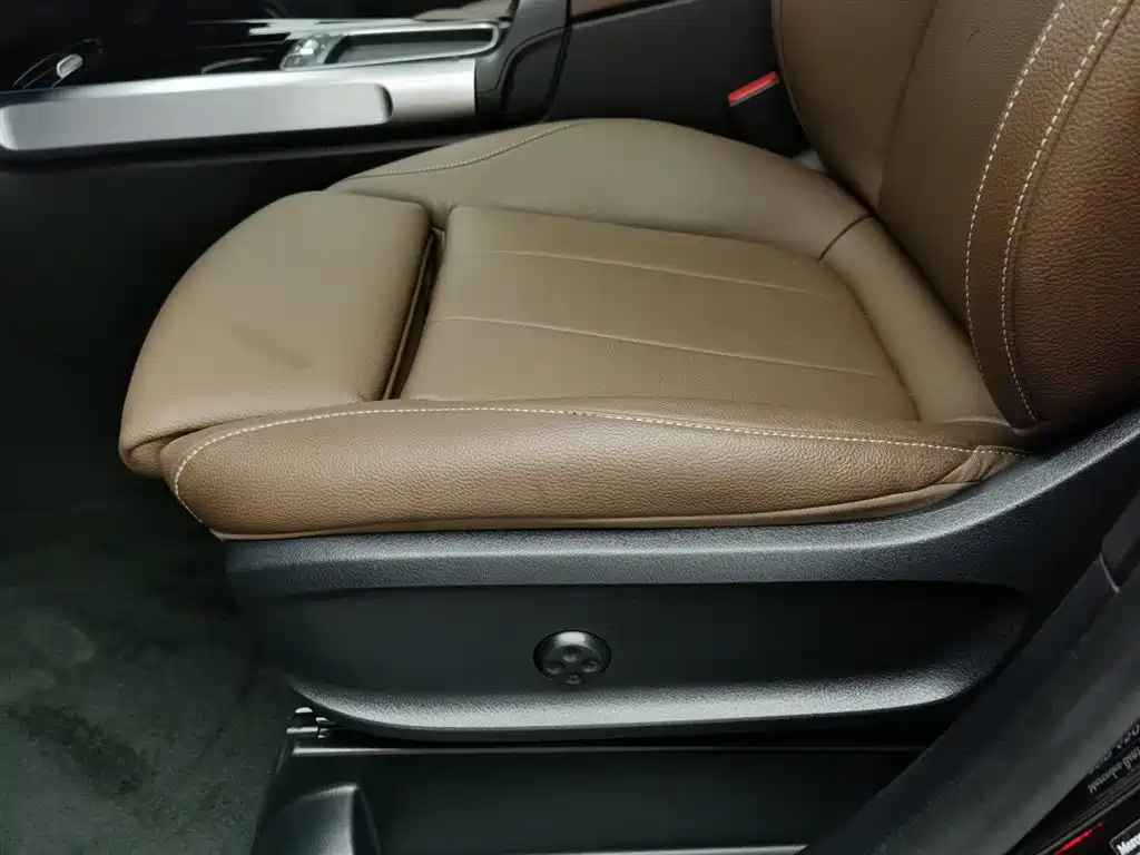 MERCEDES BENZ GLB 2024