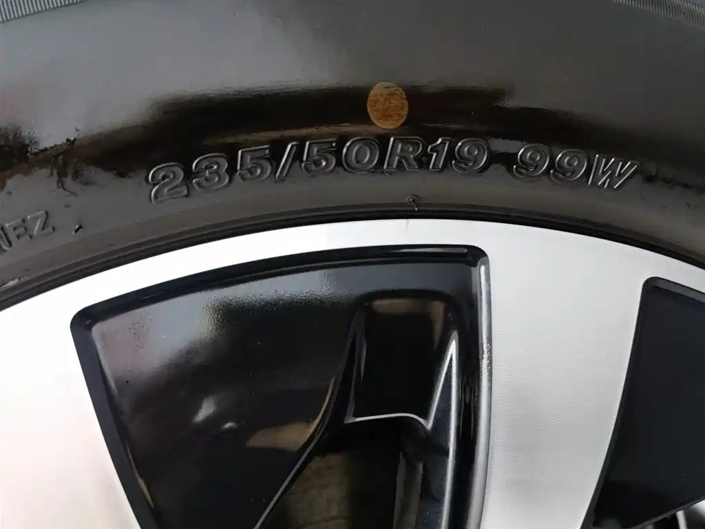 MERCEDES BENZ GLB 2024