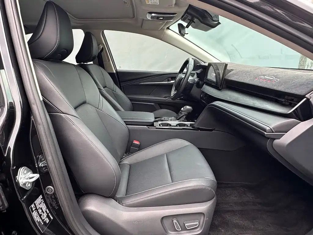 TOYOTA CAMRY 2024