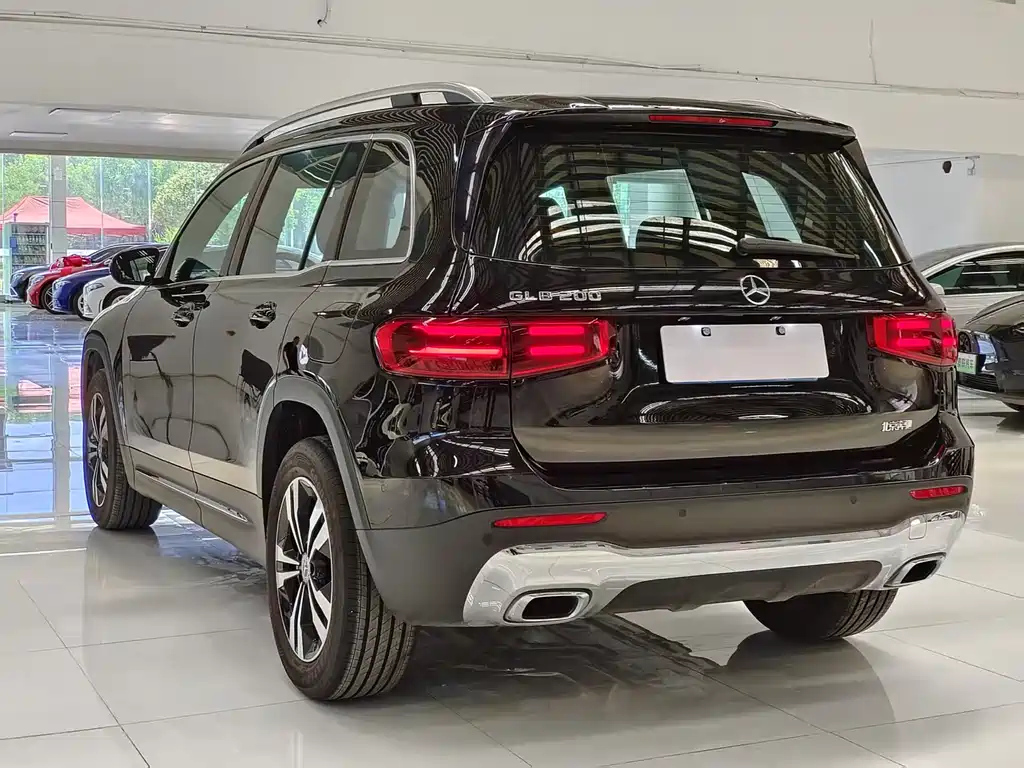 MERCEDES BENZ GLB 2024
