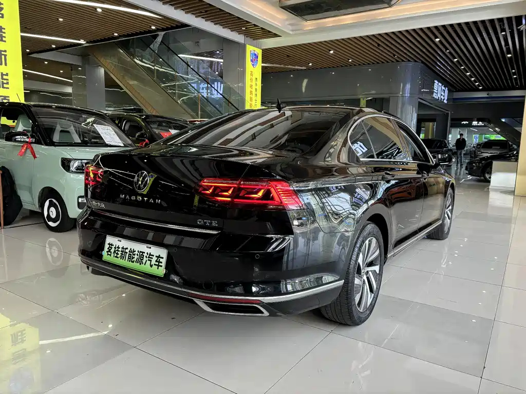 VOLKSWAGEN MAGOTAN GTE PLUG IN HYBRID 2022