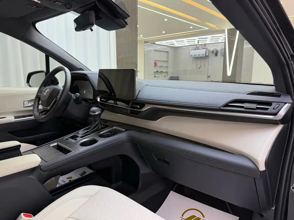 TOYOTA SIENNA SIENNA 2024