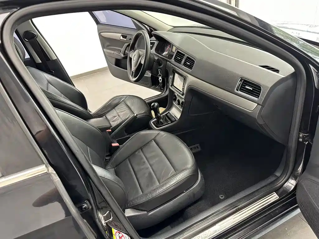 VOLKSWAGEN LAVIDA 2013