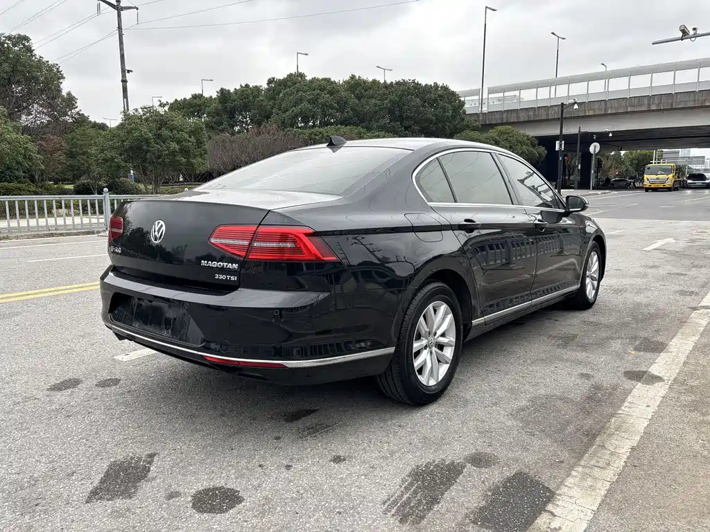 VOLKSWAGEN MAGOTAN 2019