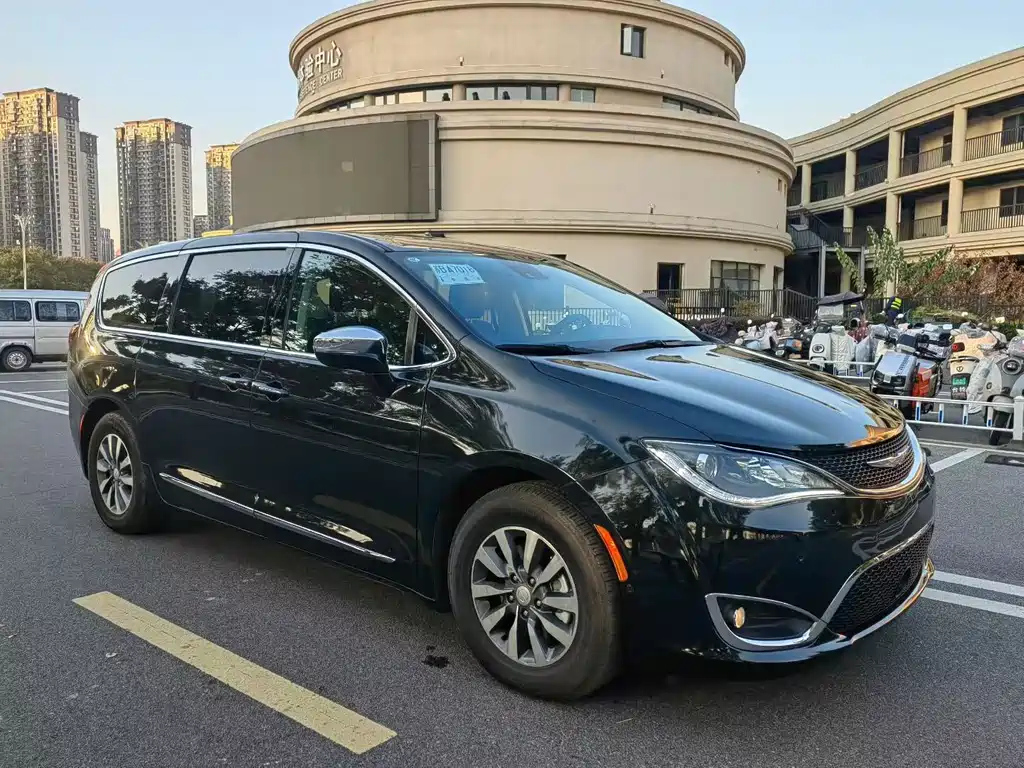 CHRYSLER BIG 捷龙PHEV IMPO 2025