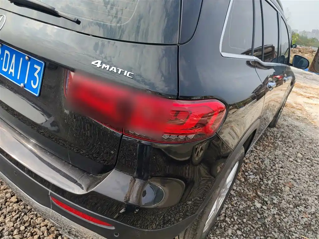 MERCEDES BENZ GLB 2023