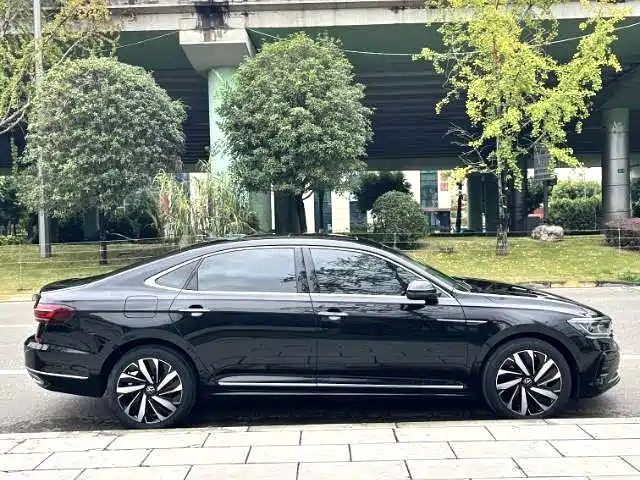 VOLKSWAGEN PASSAT 2021