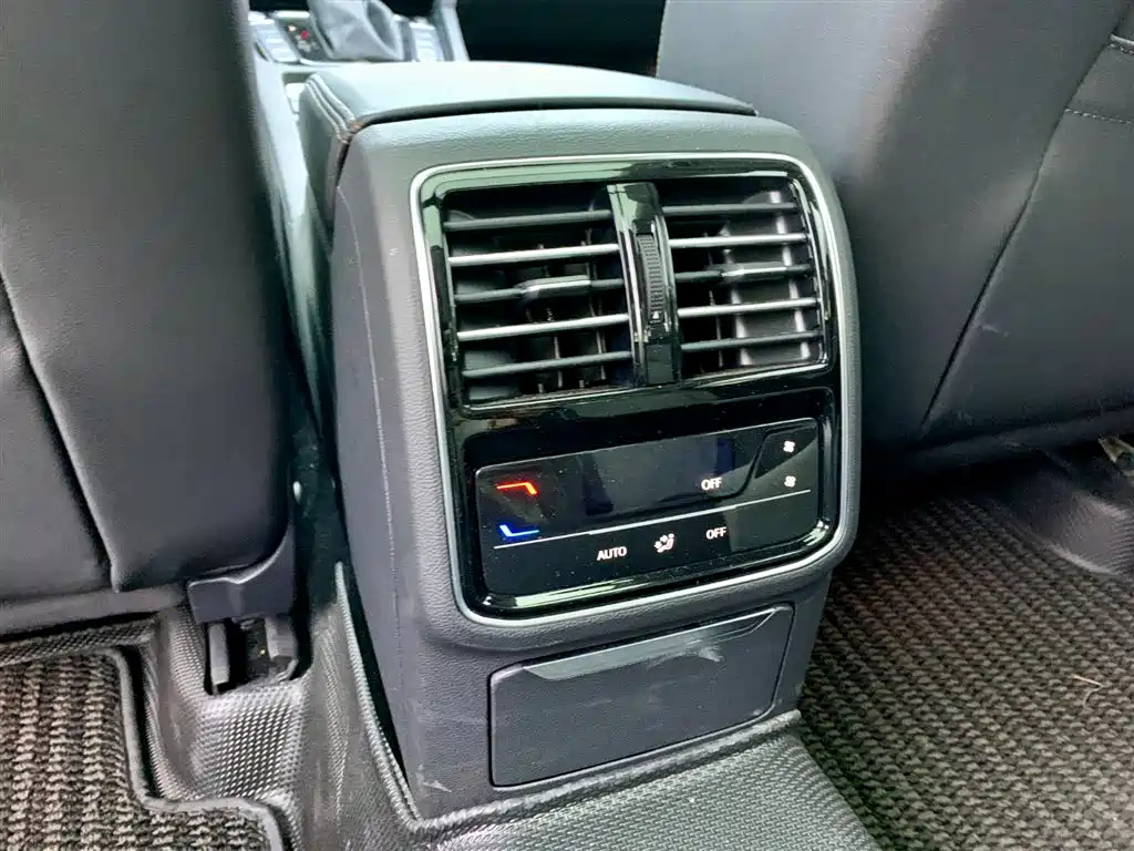 VOLKSWAGEN MAGOTAN 2025