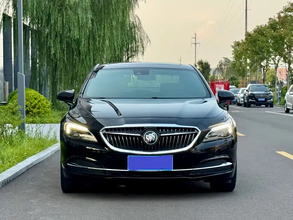 BUICK LACROSSE 2018