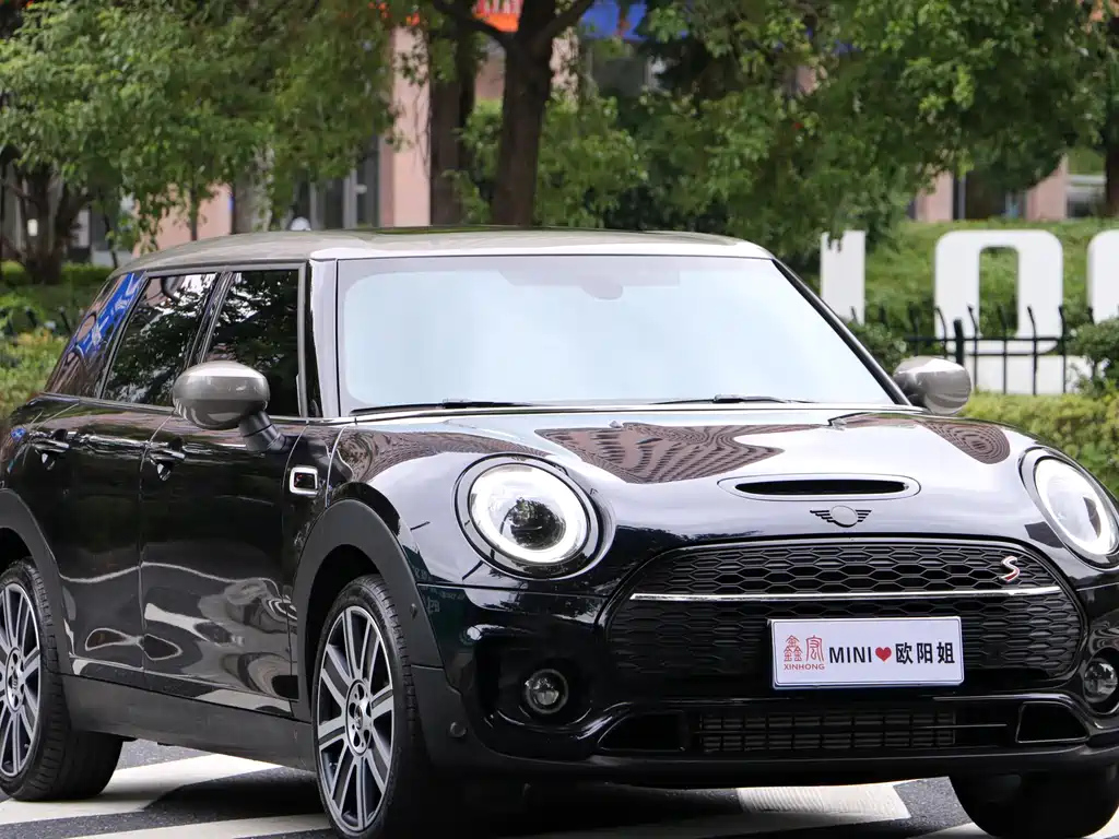 MINI CLUBMAN 2024